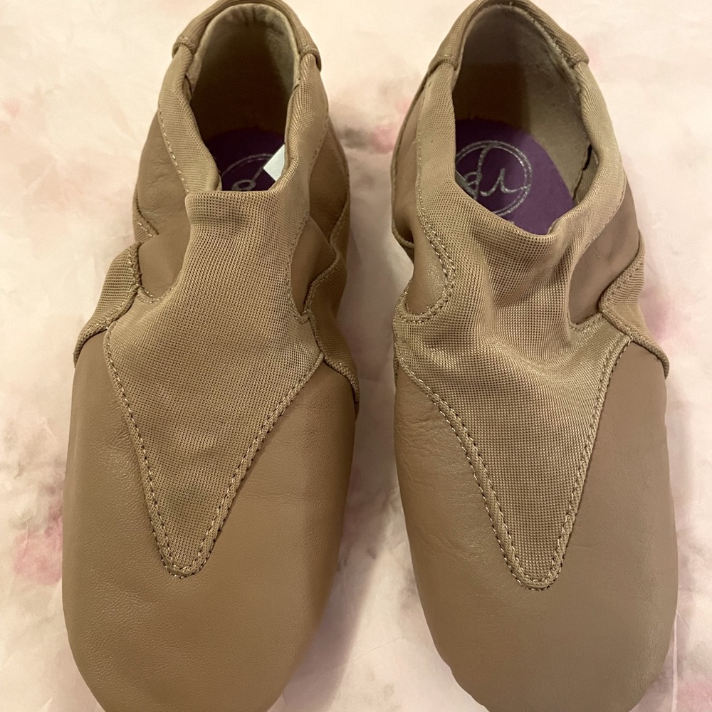 Motion Jazz Shoes by Russian Pointe (Dance)